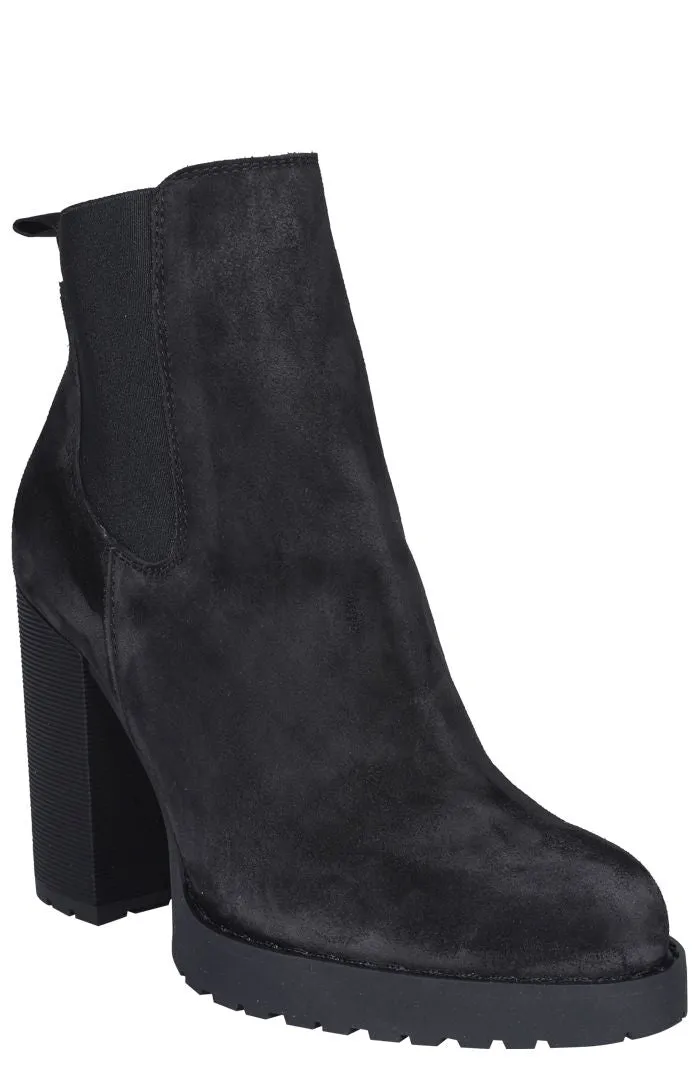 Hogan Heeled Chelsea Boots